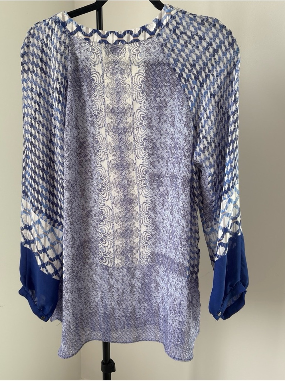 NIC+ZOE Blue & White Mixed-Print V-Neck Blouse - Picture 2 of 5